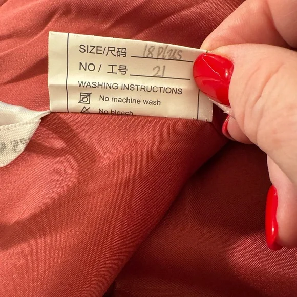 Elegant Wine Colored V-Neck Lace Evening Dress NWOT - Picture 6 of 6